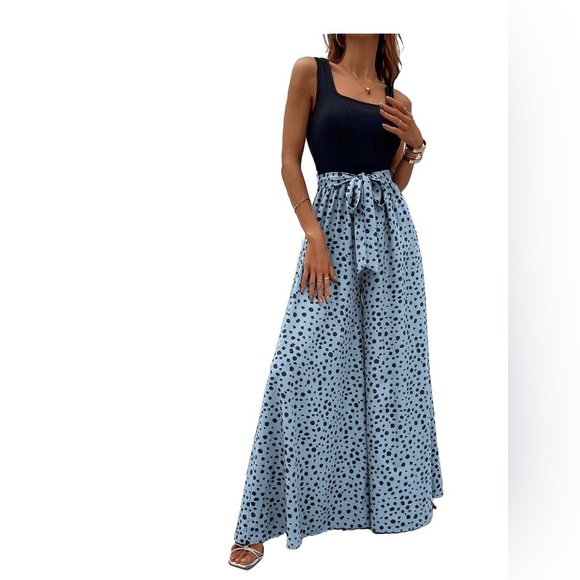 Sleeveless polka dot jumpsuit with belt..(NWT)..size small - Picture 5 of 5